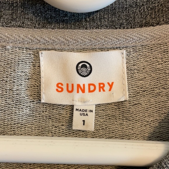 NWOT Sundry sweatshirt with knit side panels - Picture 4 of 6